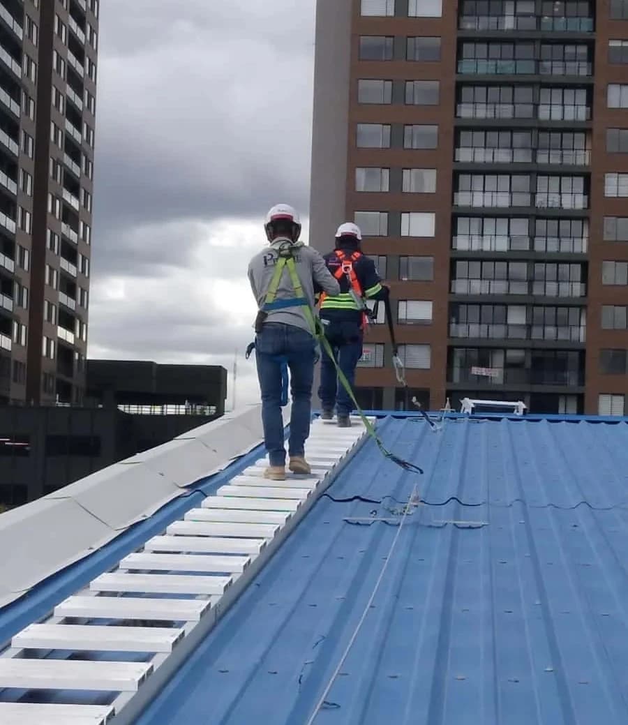 Para continuar el tránsito seguro una vez finalizado el ascenso.